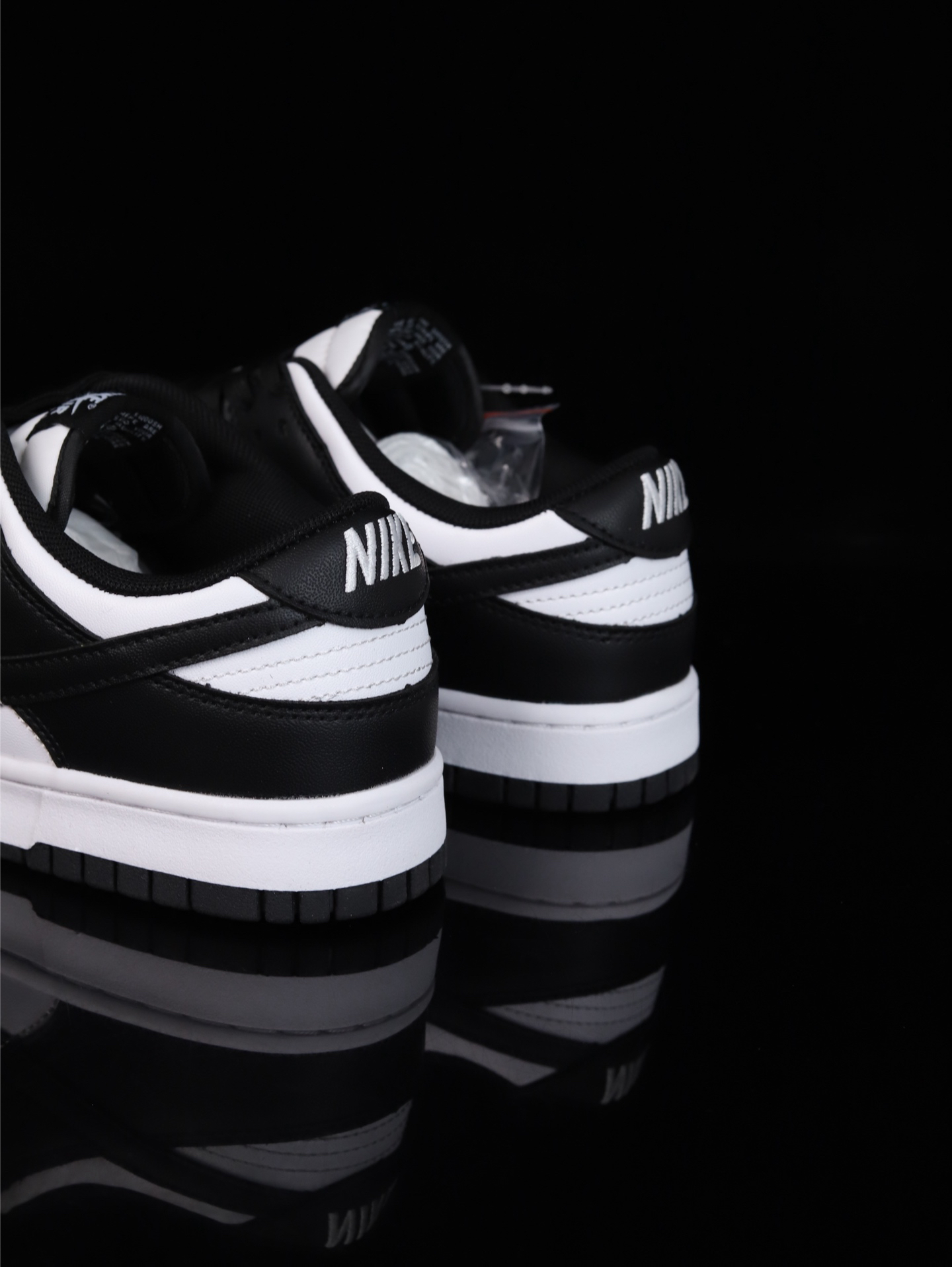 Special offer on Nike Air Jordan 1s, delivery within 7 days in the US.